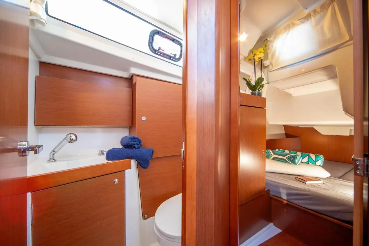 Barca A Vela Kerama - Smart Wind Hotel Naples 0*,