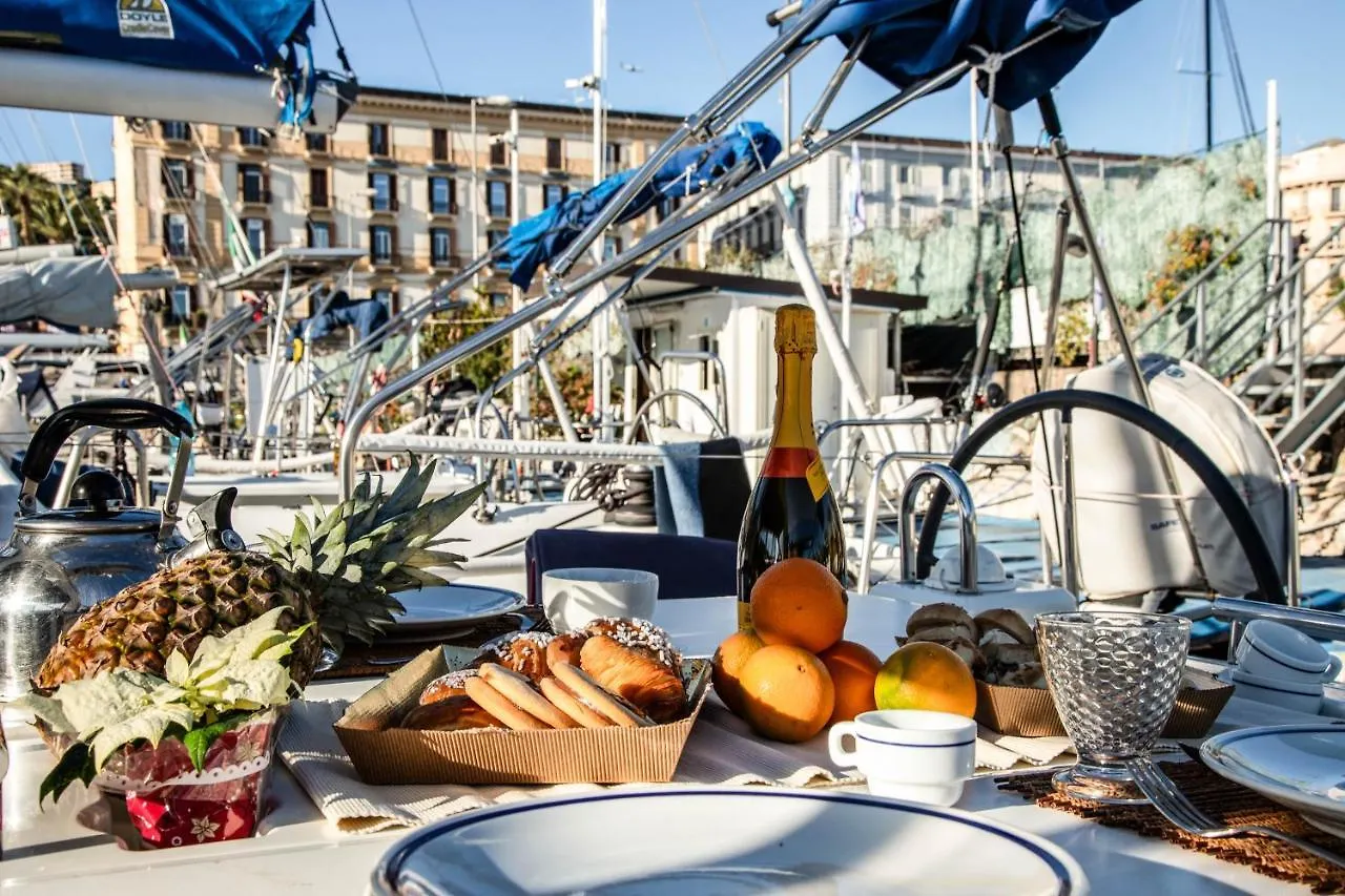 Barca A Vela Kerama - Smart Wind Hotell Neapel Italien